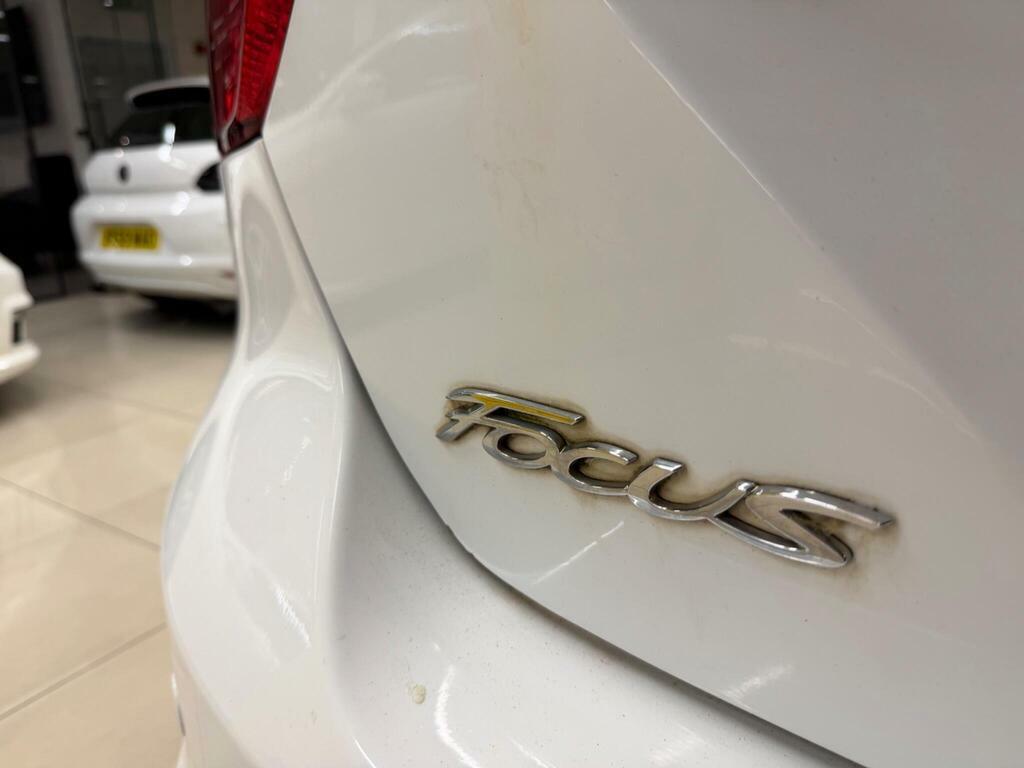 Ford Focus 1.6 Zetec Euro 5 White #6