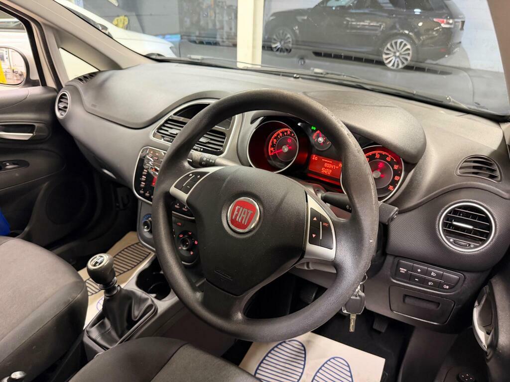 Fiat Punto Fiat Punto 1.4 Gbt Euro 5 Ss Euro 5 Red #15