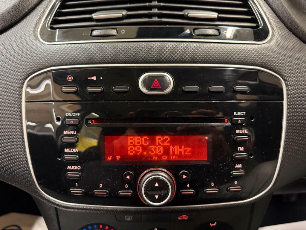 Fiat Punto Fiat Punto 1.4 Gbt Euro 5 Ss Euro 5 Red #22