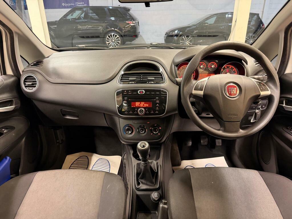 Fiat Punto Fiat Punto 1.4 Gbt Euro 5 Ss Euro 5 Red #21
