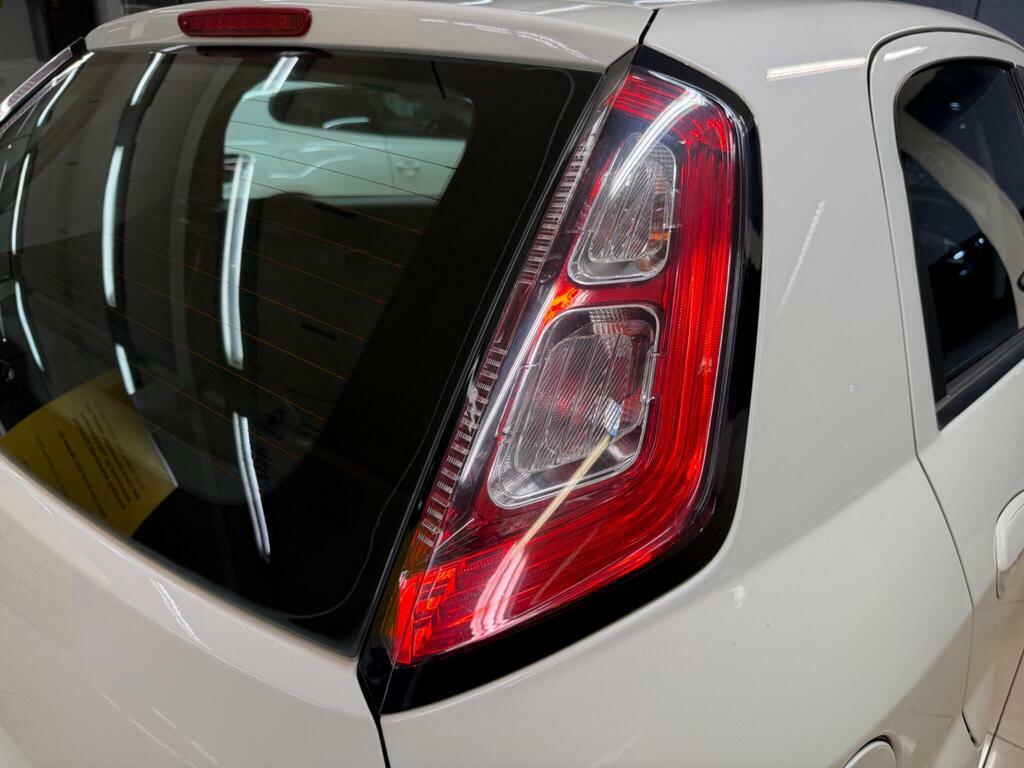 Fiat Punto Fiat Punto 1.4 Gbt Euro 5 Ss Euro 5 Red #11