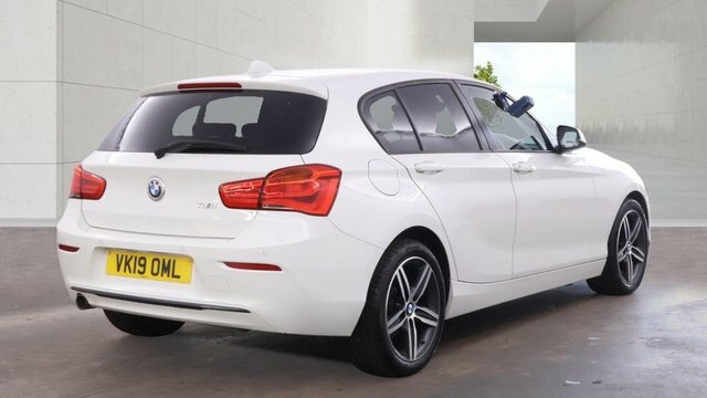 BMW 1 Series 2019 1.5 118I Sport Hatchback Eu White #4