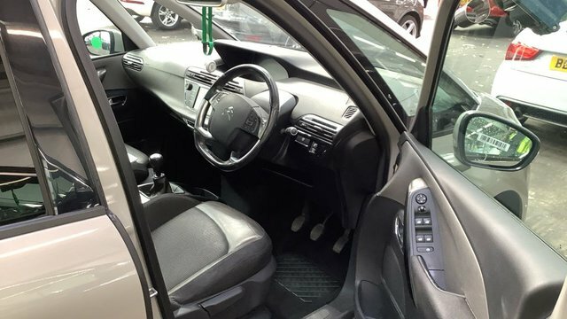 Citroen Grand C4 Picasso Mpv 2.0 Hdi Flair 7 Seater 2017 Beige #7