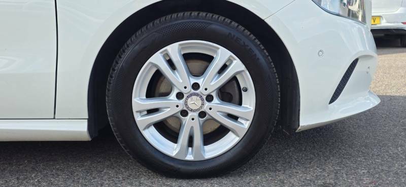 Mercedes-Benz A Class A200d Se Executive White #3