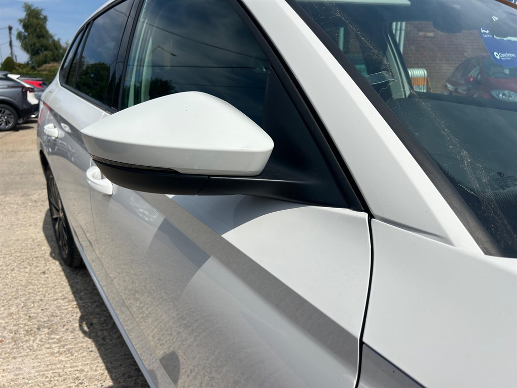 Skoda Scala 1.5 Tsi Se Hatchback Dsg 150 Ps White #24