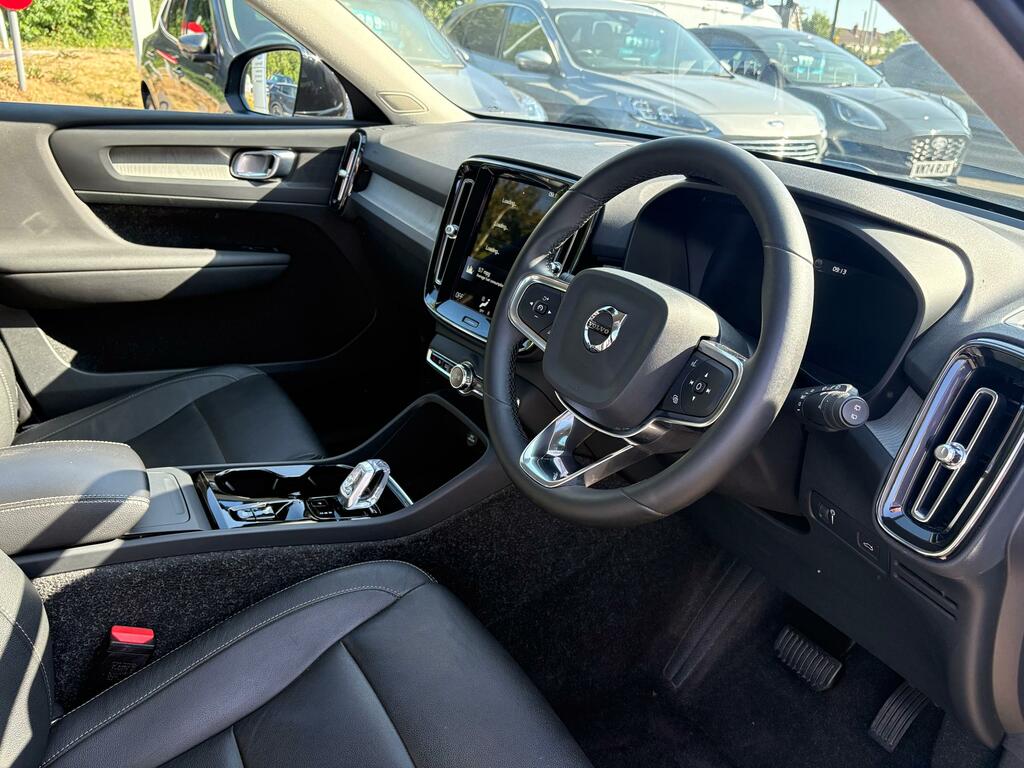 Volvo XC40 1.5 T3 163 Inscription Geartronic Black #4