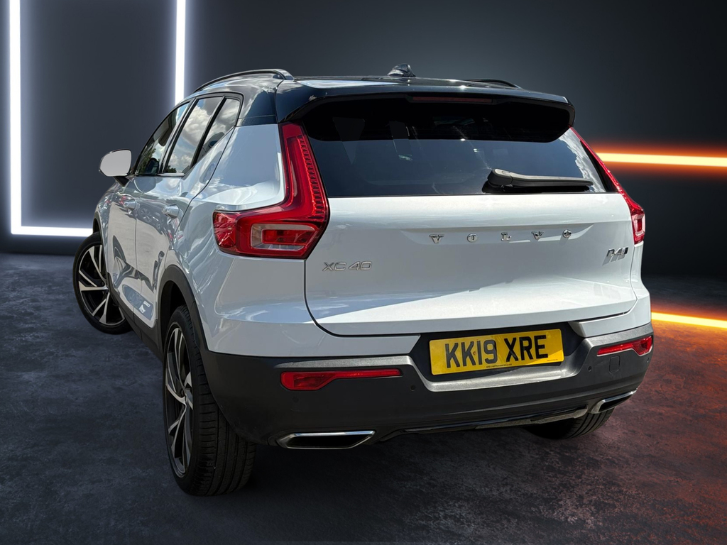 Volvo XC40 2.0 D4 190 R Design Pro Awd Geartronic Silver #2