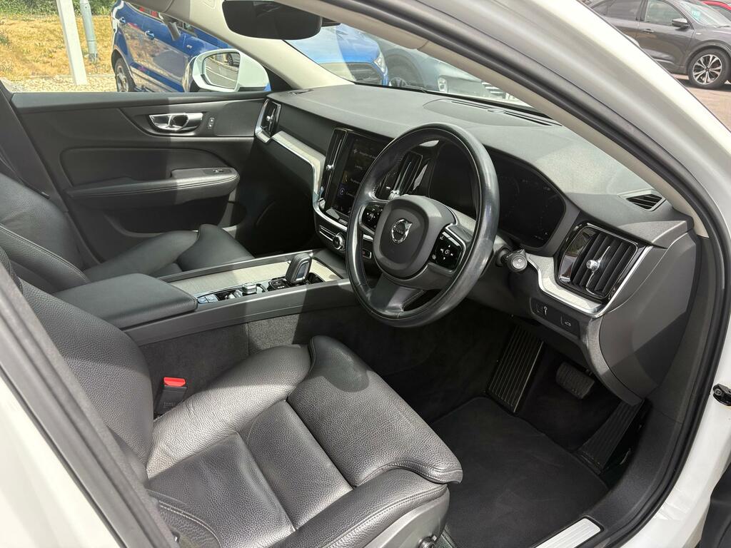 Volvo V60 Cross Country 2.0 B5p Cross Country Awd White #4