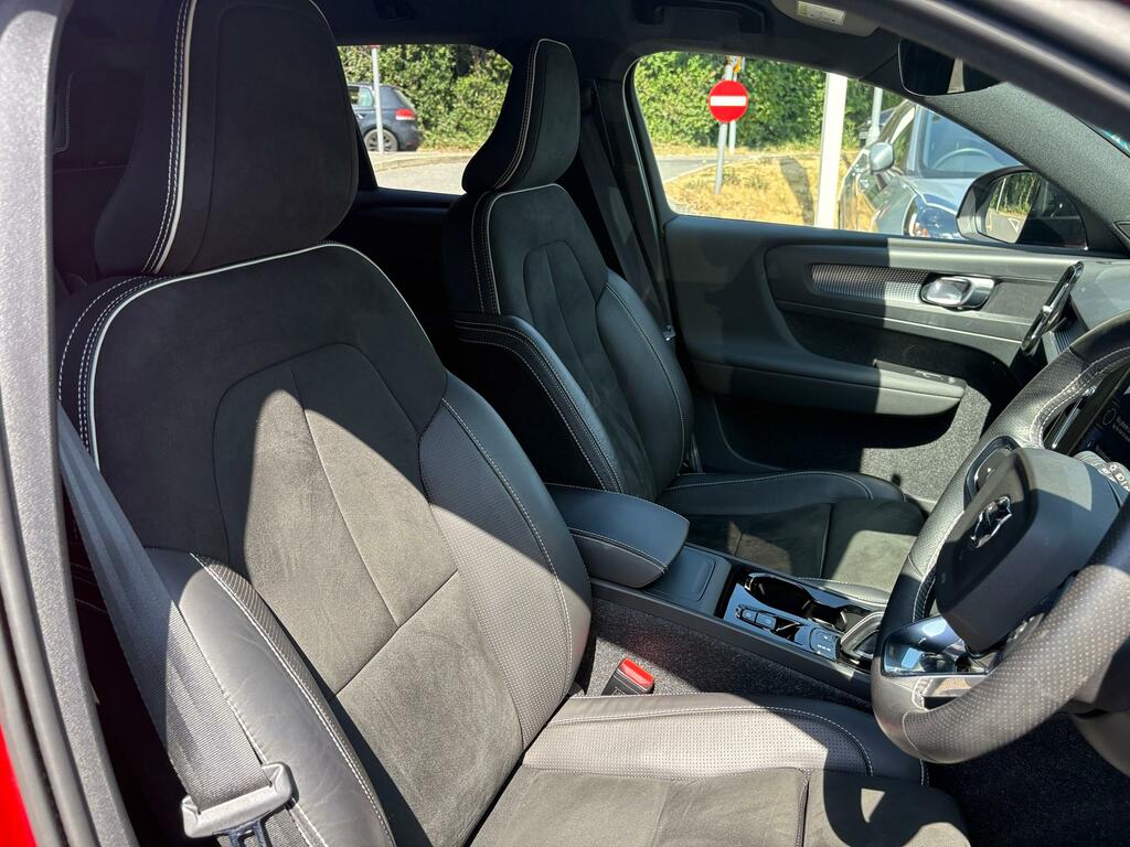 Volvo XC40 2.0 B4p R Design Pro Red #6