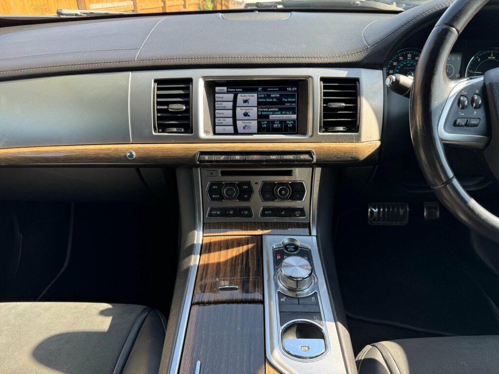 Jaguar XF 3.0D V6 Premium Luxury Sportbrake Euro 5 Ss White #58