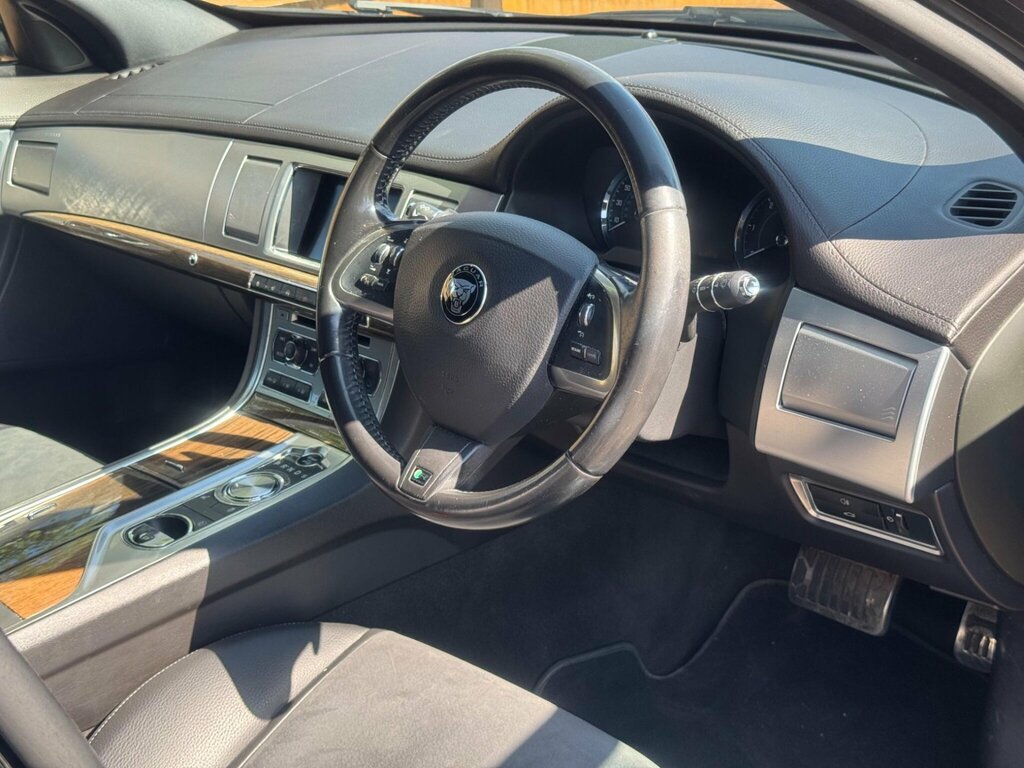 Jaguar XF 3.0D V6 Premium Luxury Sportbrake Euro 5 Ss White #18