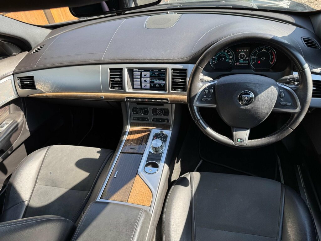 Jaguar XF 3.0D V6 Premium Luxury Sportbrake Euro 5 Ss White #15