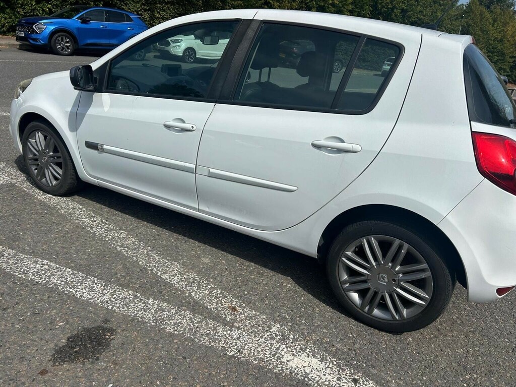 Renault Clio 1.2 Dynamique Tomtom Euro 5 White #4