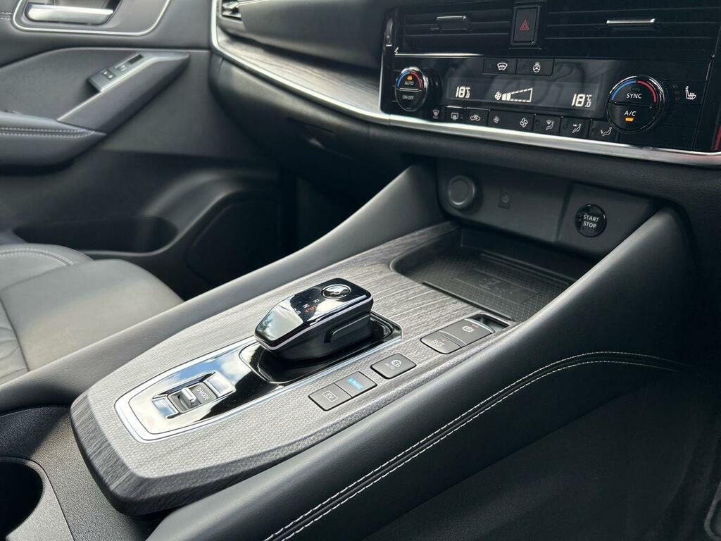 Nissan Qashqai Tekna Silver #35