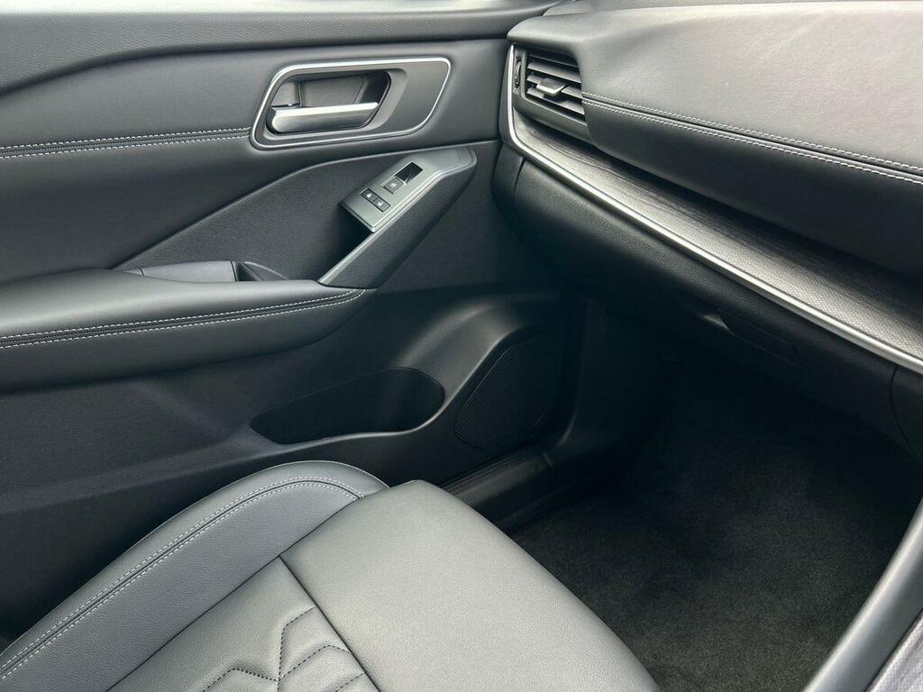 Nissan Qashqai Tekna Silver #38