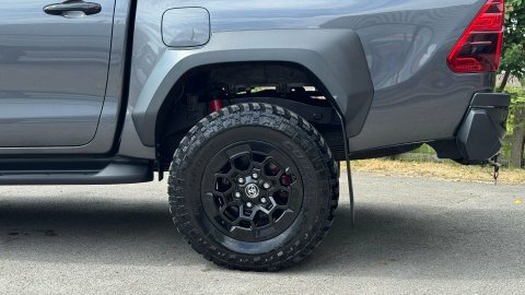 Toyota HILUX 2.8 D-4d-h Invincible X 4Wd Euro 6 White #120