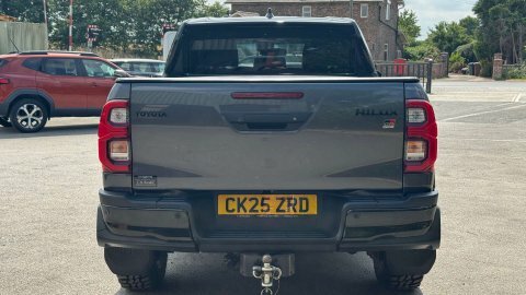 Toyota HILUX 2.8 D-4d-h Invincible X 4Wd Euro 6 White #34