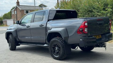 Toyota HILUX 2.8 D-4d-h Invincible X 4Wd Euro 6 White #116