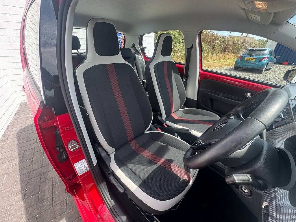 Volkswagen Up High Up Red #4