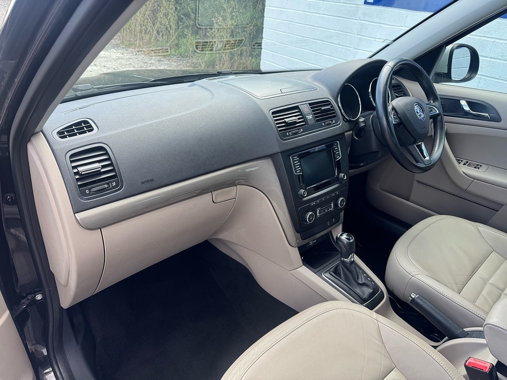 Skoda Yeti Tsi Elegance Black #6