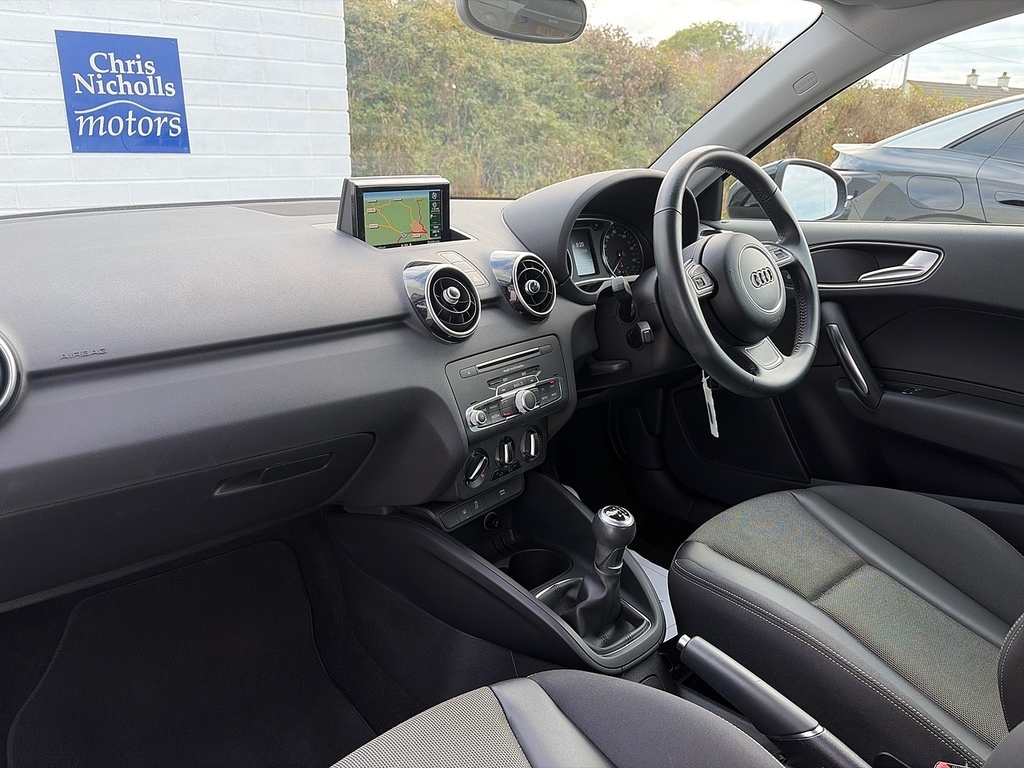 Audi A1 Tfsi Sport Black #6
