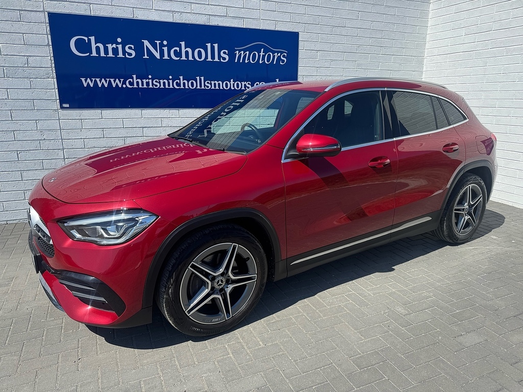 Mercedes-Benz GLA Class Gla200 Amg Line Red