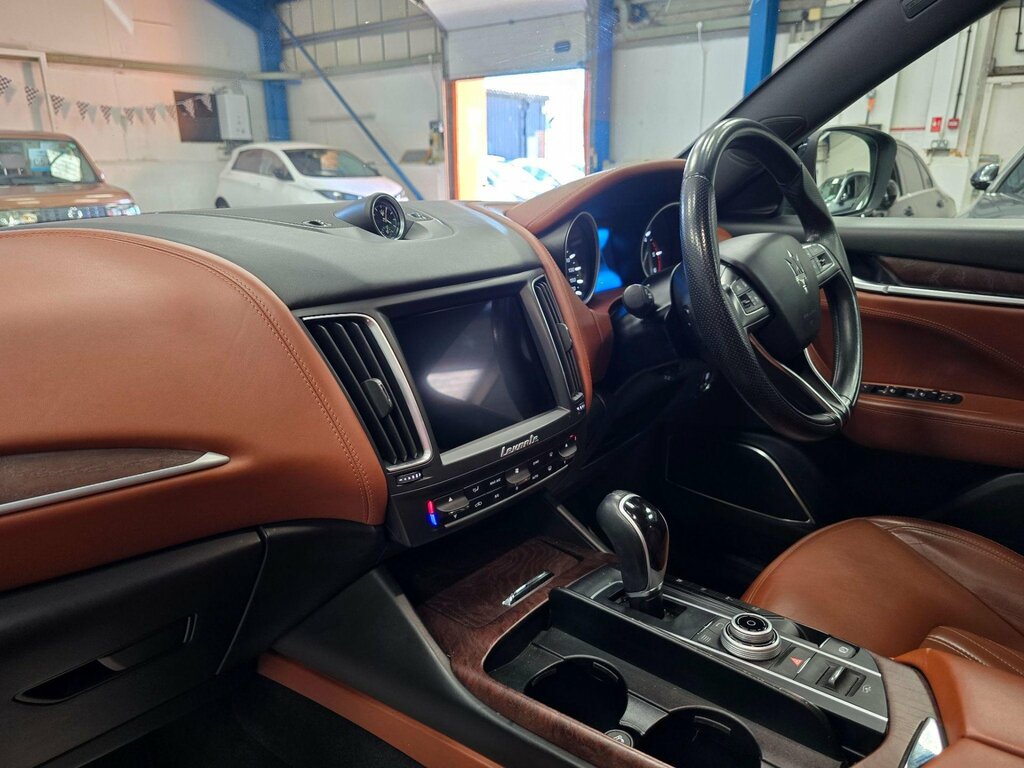 Maserati Levante 3.0D V6 Zf 4Wd Euro 6 Ss LK66YKC Blue