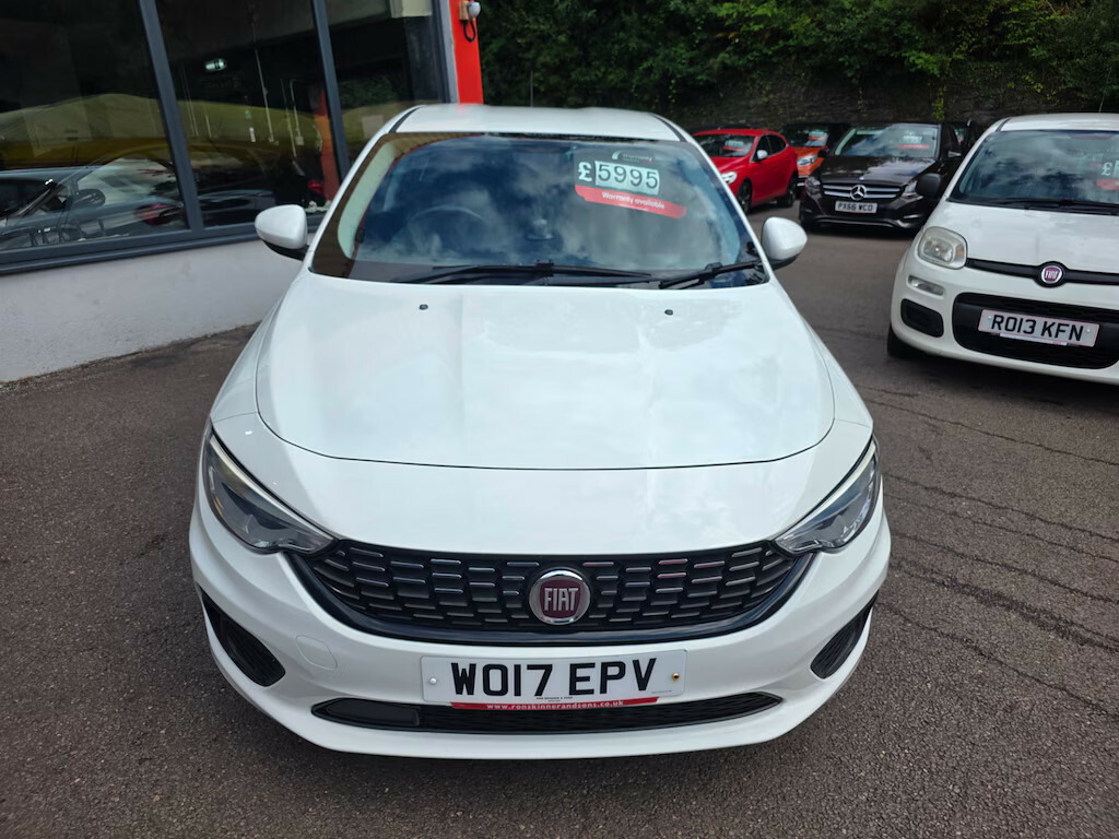 Fiat Tipo 1.4 Easy Hatchback White #2