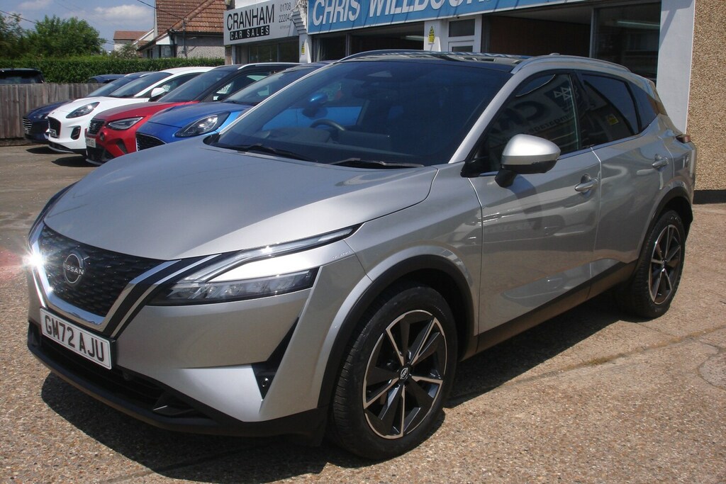 Nissan Qashqai 1.3 Dig-t Mh 158 Tekna Silver