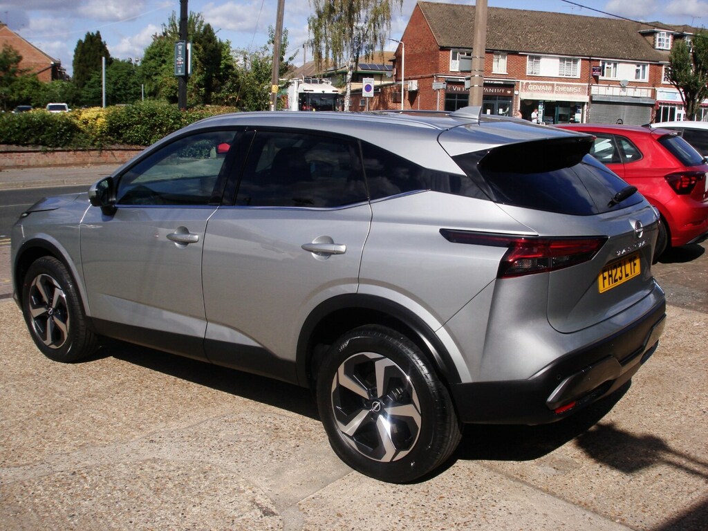 Nissan Qashqai 1.3 Dig-t Mh 158 N-connecta Silver #4