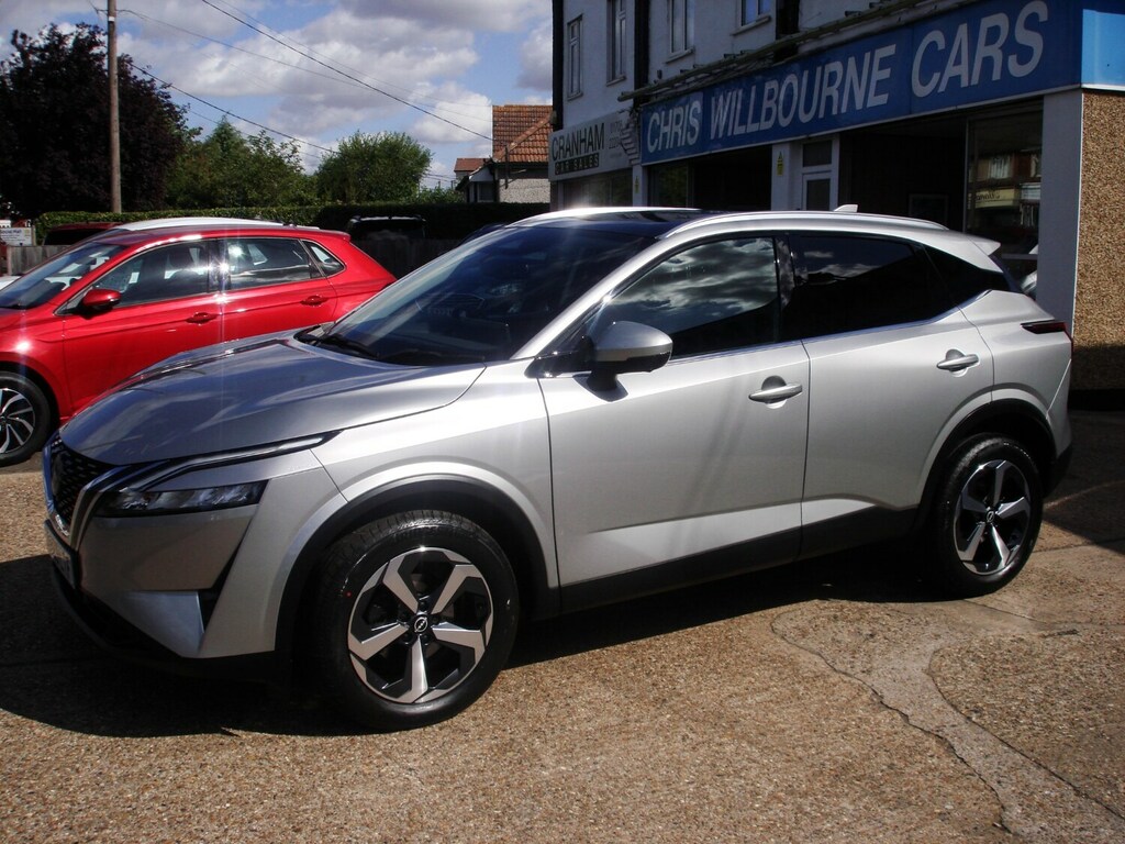 Nissan Qashqai 1.3 Dig-t Mh 158 N-connecta Silver #2