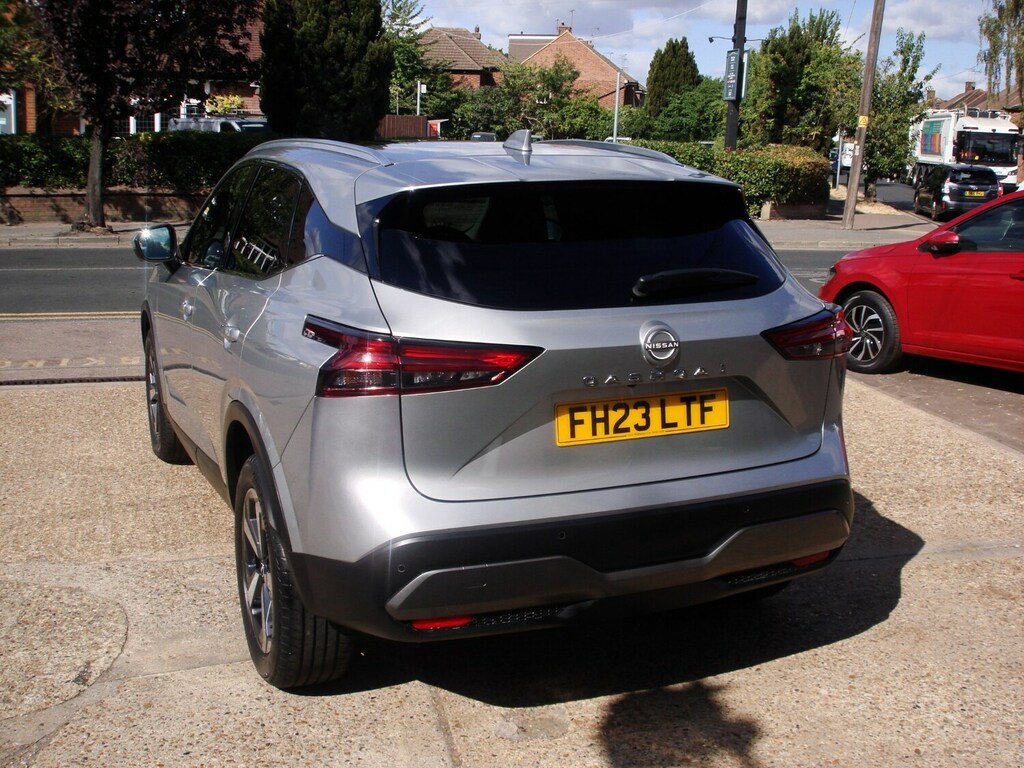 Nissan Qashqai 1.3 Dig-t Mh 158 N-connecta Silver #5