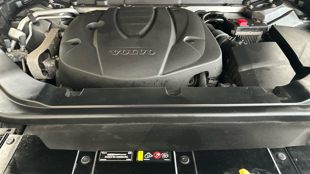 Volvo XC60 2.0 D4 Momentum Awd Blue #21