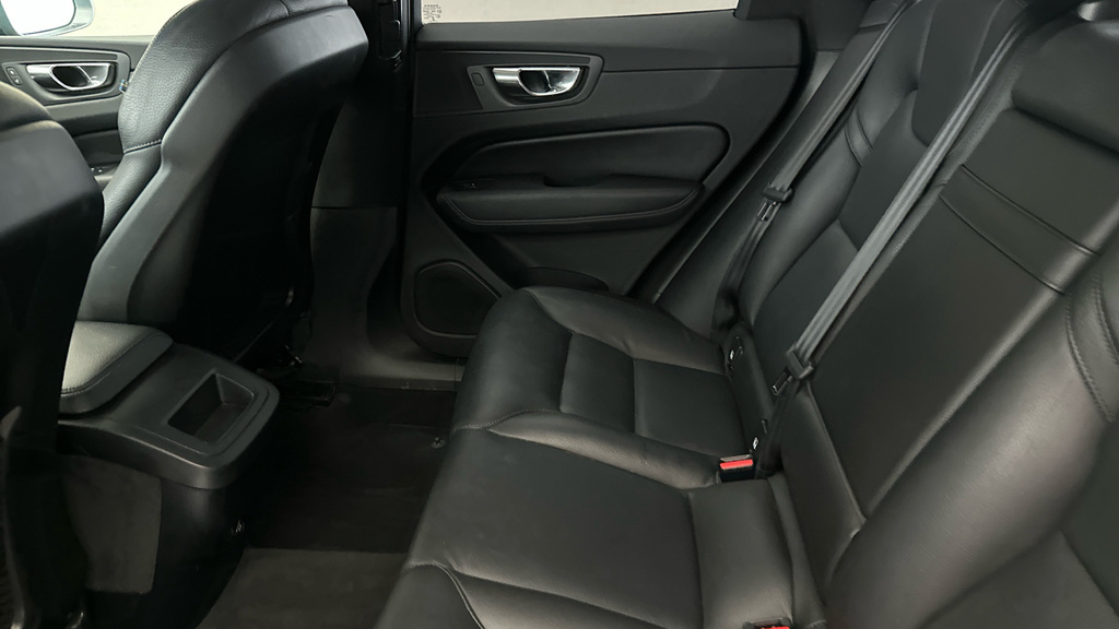 Volvo XC60 2.0 D4 Momentum Awd Blue #19