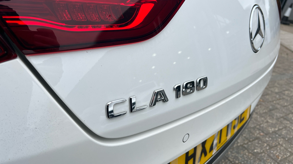 Mercedes-Benz CLA Class Cla 180 Amg Line Premium Plus Tip White #32