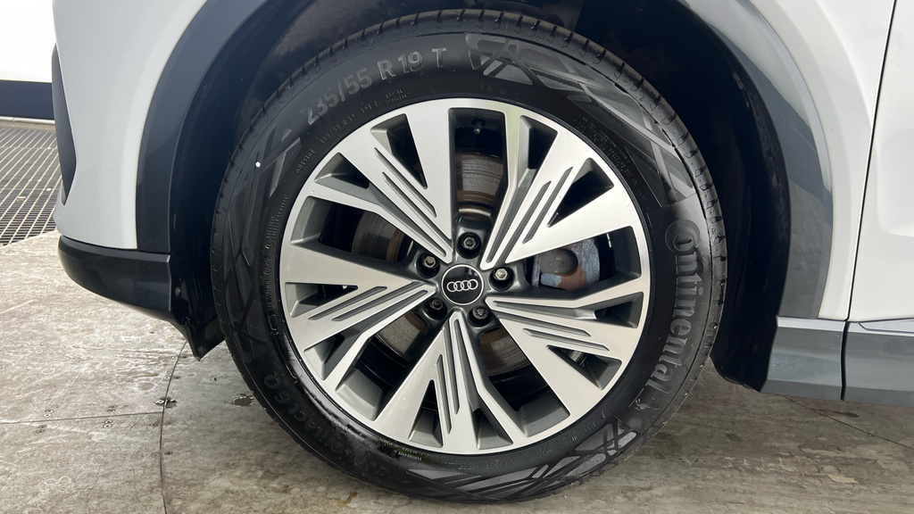 Audi Q4 E Tron 40 Vorsprung Suv 82Kwh 204 Ps Black #24