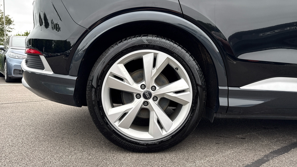 Audi Q4 E Tron 220Kw 50 Quattro 82Kwh S Line Cs Blue #28