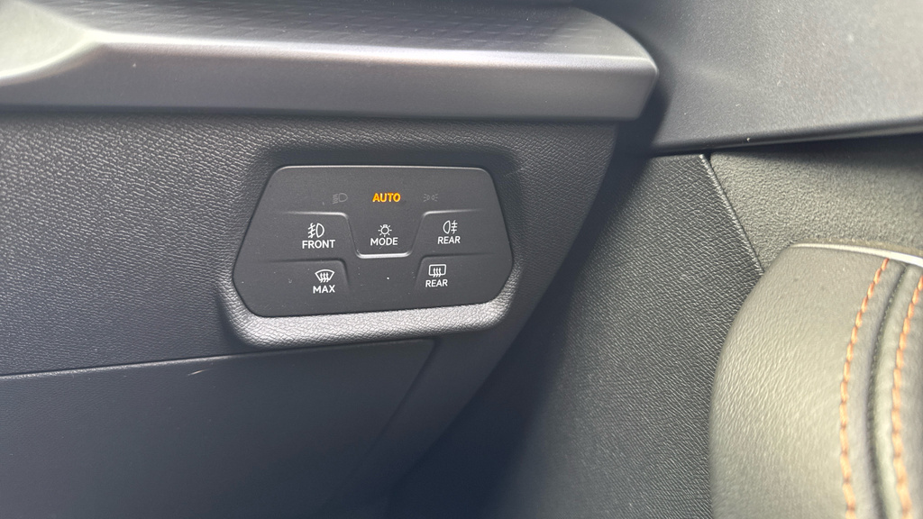Cupra Leon 1.5 Ehybrid 25.8Kwh Vz1 Estate Plug In White #34