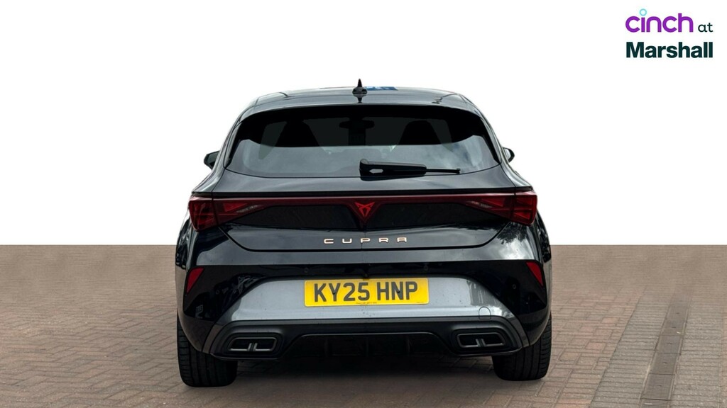 Cupra Leon 1.5 Ehybrid 25.8Kwh Vz1 Estate Plug In White #4