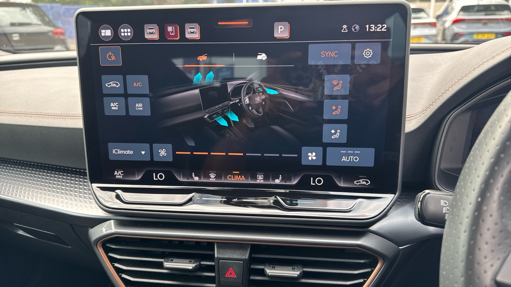Cupra Leon 1.5 Ehybrid 25.8Kwh Vz1 Estate Plug In White #29