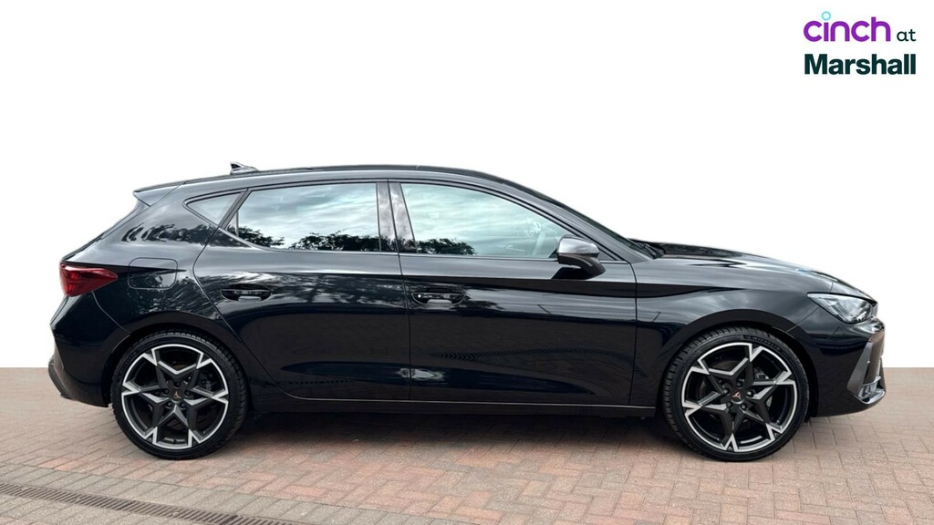 Cupra Leon 1.5 Ehybrid 25.8Kwh Vz1 Estate Plug In White #2