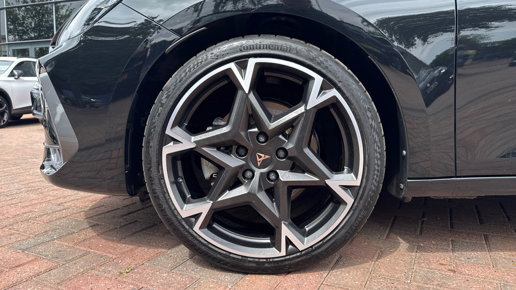 Cupra Leon 1.5 Ehybrid 25.8Kwh Vz1 Estate Plug In White #19
