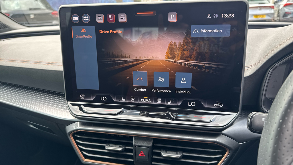 Cupra Leon 1.5 Ehybrid 25.8Kwh Vz1 Estate Plug In White #22