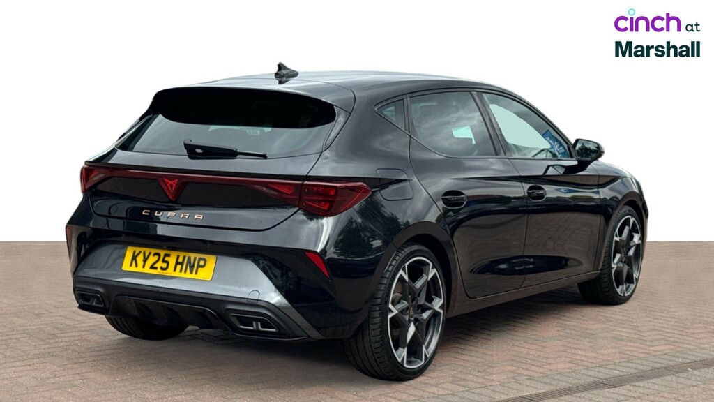Cupra Leon 1.5 Ehybrid 25.8Kwh Vz1 Estate Plug In White #3