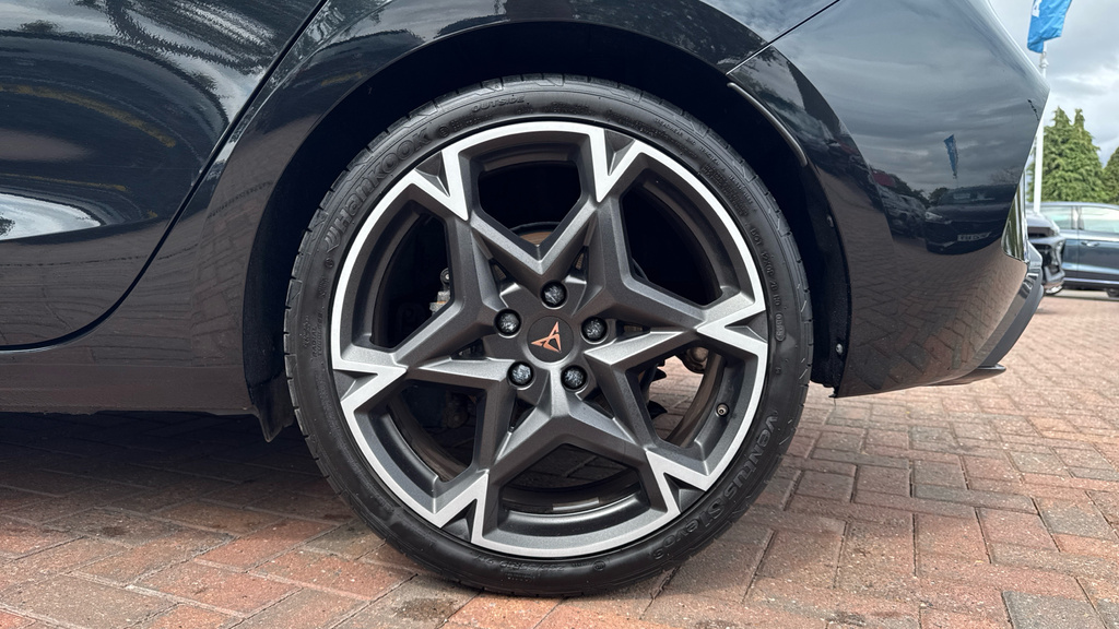 Cupra Leon 1.5 Ehybrid 25.8Kwh Vz1 Estate Plug In White #18