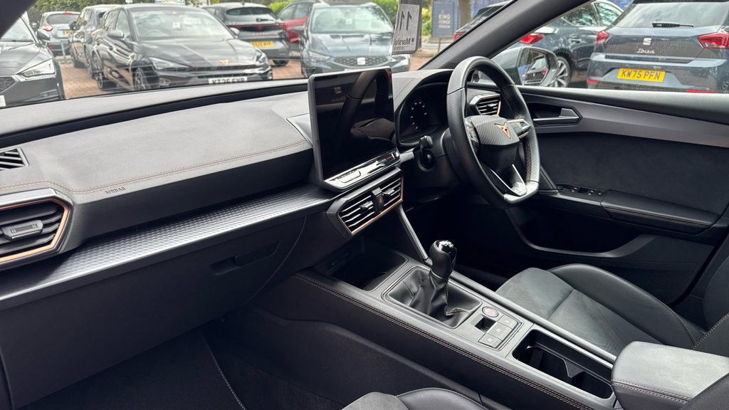Cupra Leon 1.5 Ehybrid 25.8Kwh Vz1 Estate Plug In White #10