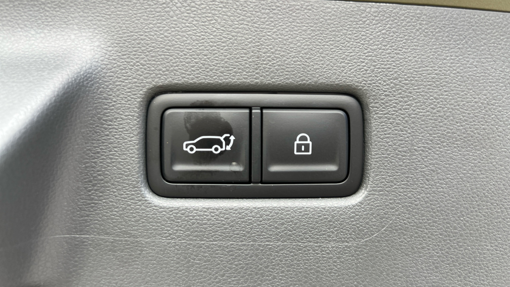 Hyundai Santa Fe Ultimate 4Wd White #5