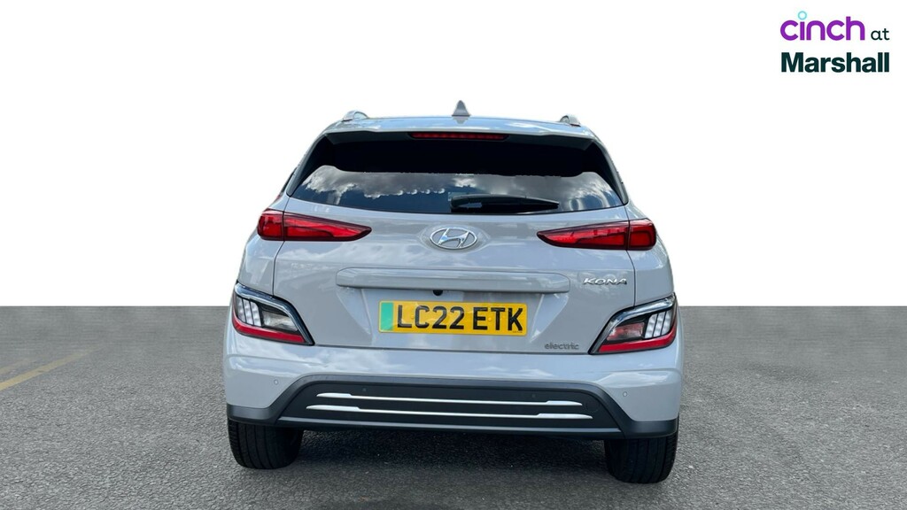 Hyundai Kona Premium White #7
