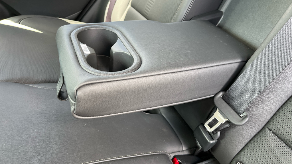 Hyundai Kona Premium White #29