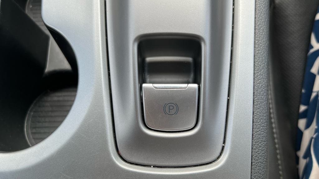 Hyundai Kona Premium White #44